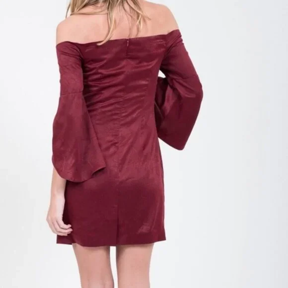 Nordstroms JOA Off the Shoulder Bell Sleeve Dress S NWT - Picture 2 of 2